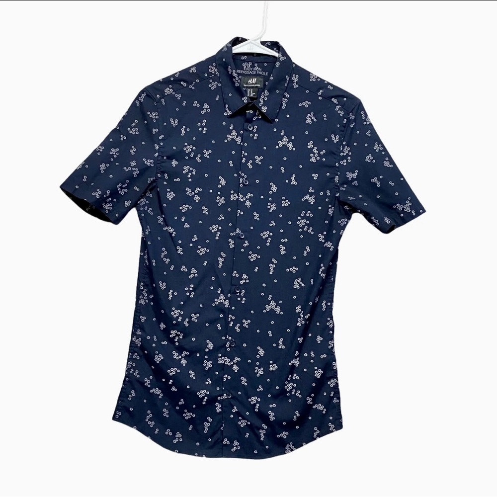 H&M Mens Navy Blue Floral Collared Short Sleeve Slim Fit Button Up Shirt Size XS